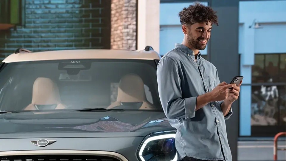 MINI Countryman - experiencia digital - mini app